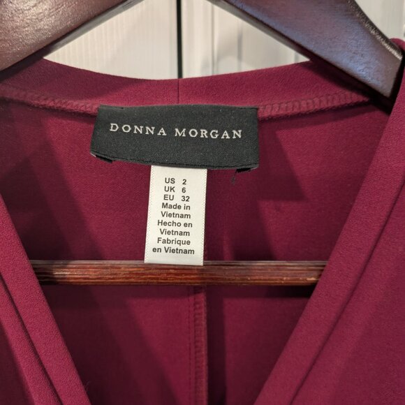 Donna Morgan Faux Wrap Dress Size 2 - Picture 4 of 6